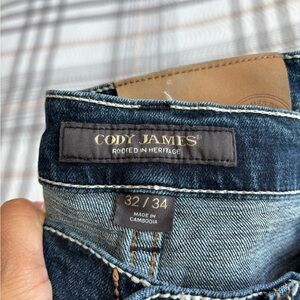 Cody James Men’s Bootcut Jeans in Dark Blue Wash